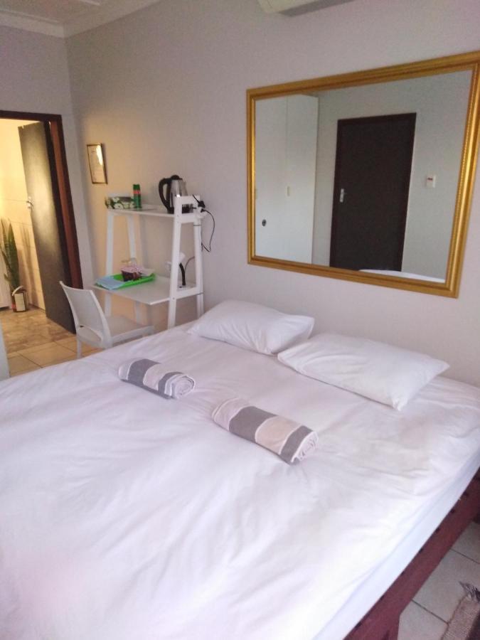 Xenia Bed & Breakfast Windhoek Exteriör bild