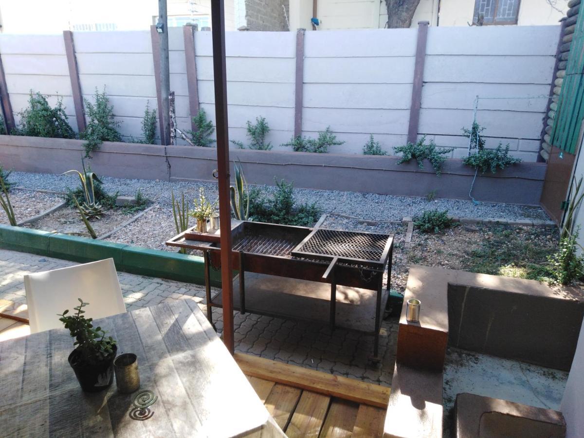 Xenia Bed & Breakfast Windhoek Exteriör bild