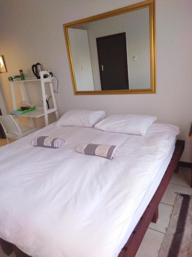 Xenia Bed & Breakfast Windhoek Exteriör bild