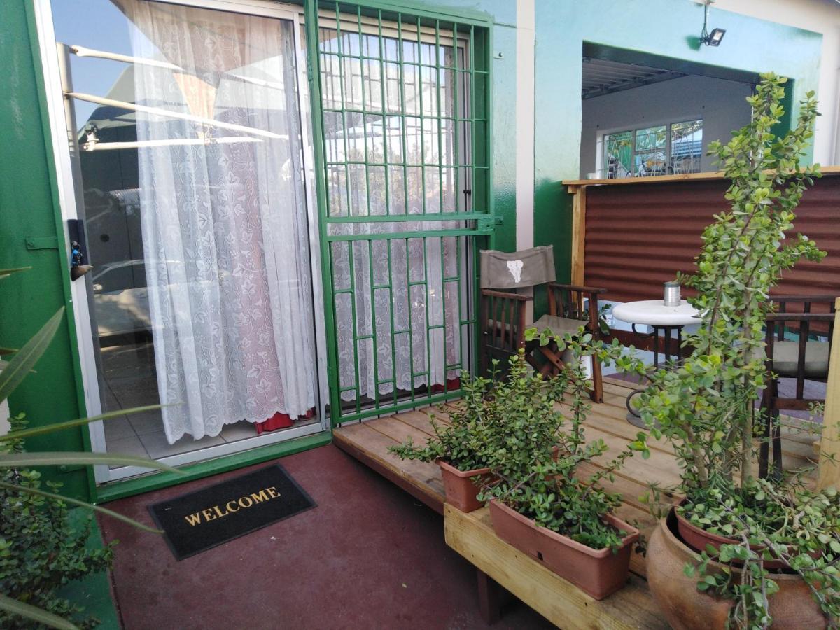 Xenia Bed & Breakfast Windhoek Exteriör bild
