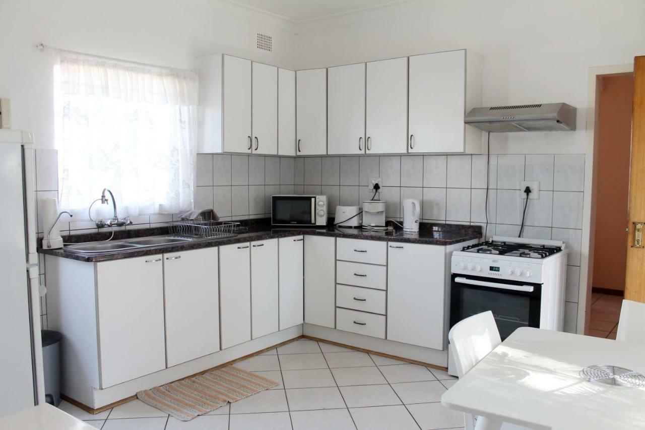 Xenia Bed & Breakfast Windhoek Exteriör bild